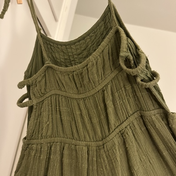 UO jumpsuit with side cutouts and adjustable tie straps SZ XS - Picture 6 of 6